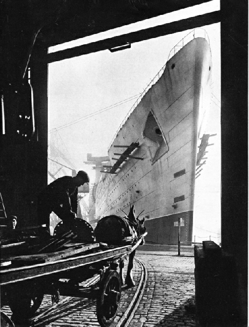 The Queen Mary under construction